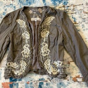 Lucy Paris Womens Medium Floral Embroidered Cropped Grunge Jacket